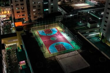 Een vers trampoline doek: zo pak je het vervangen slim aan