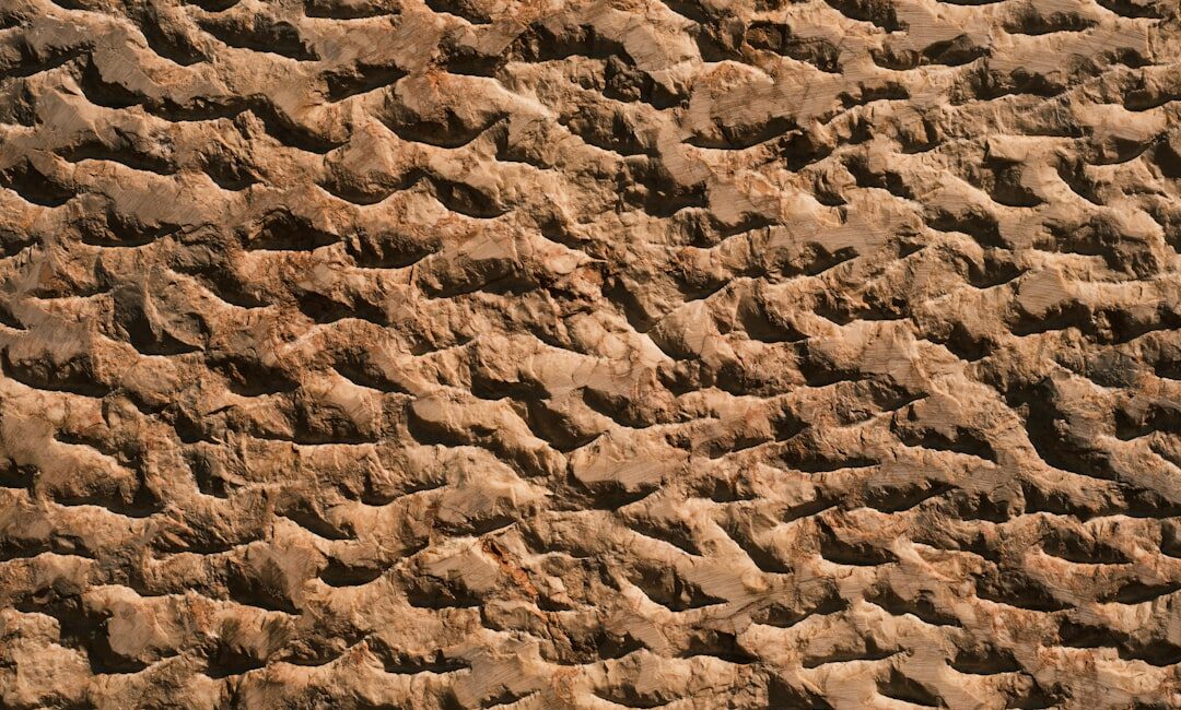 Stucwerk repareren: zo maak je je muur weer mooi en strak