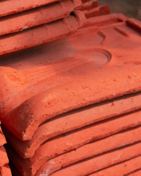 Hoe lang gaan dakpannen mee? Praktische tips voor een stevig dak